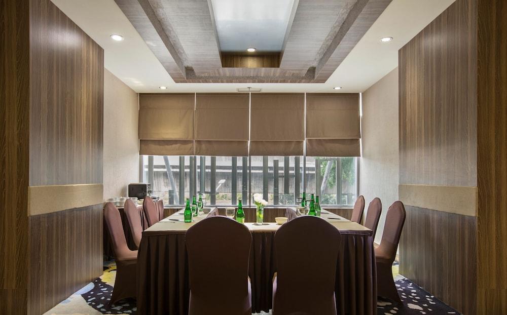 โฮเต็ล แกรนดีกา อิสคันดาร์สยาห์ Hotel จาการ์ตา ภายนอก รูปภาพ