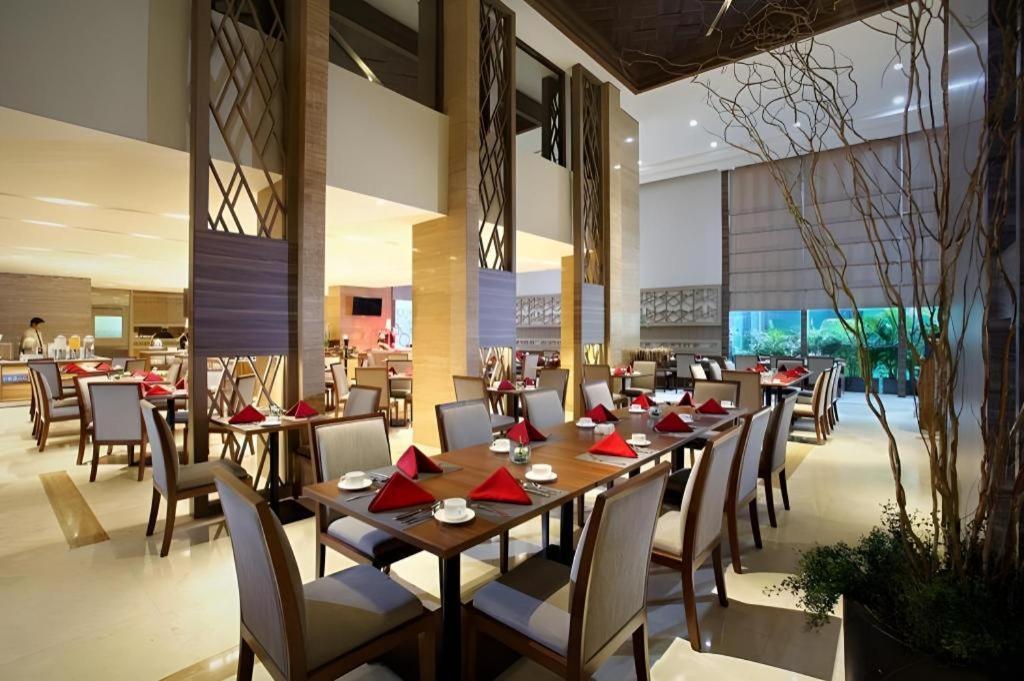 โฮเต็ล แกรนดีกา อิสคันดาร์สยาห์ Hotel จาการ์ตา ภายนอก รูปภาพ