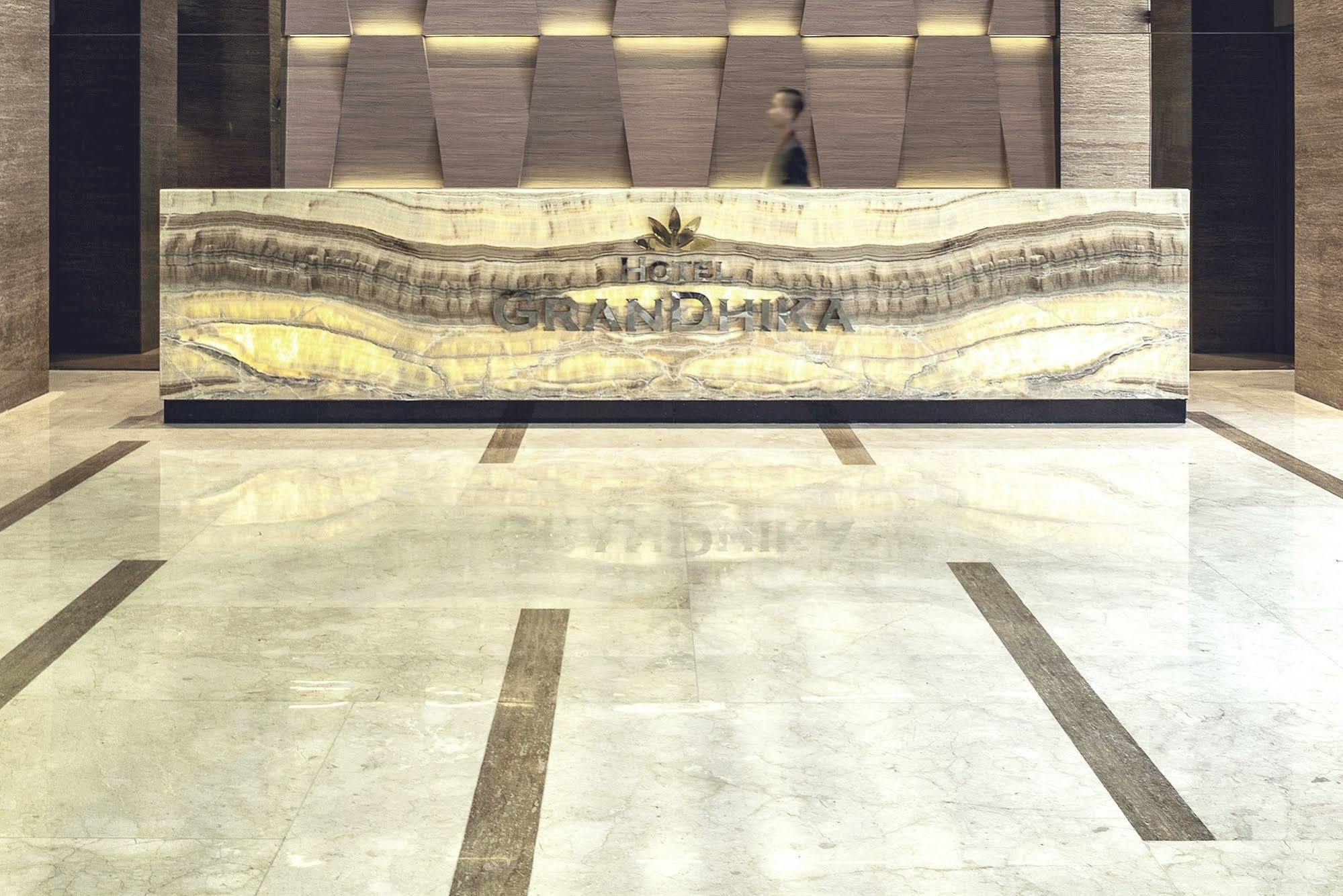 โฮเต็ล แกรนดีกา อิสคันดาร์สยาห์ Hotel จาการ์ตา ภายนอก รูปภาพ