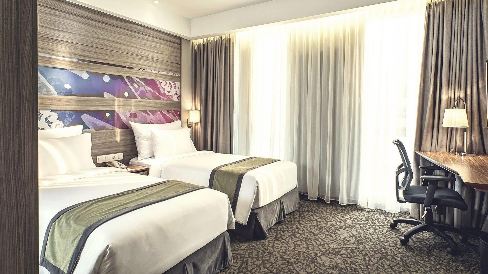 โฮเต็ล แกรนดีกา อิสคันดาร์สยาห์ Hotel จาการ์ตา ภายนอก รูปภาพ