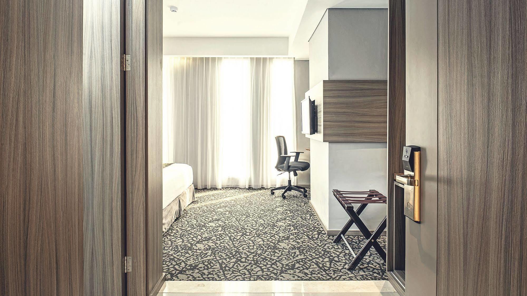 โฮเต็ล แกรนดีกา อิสคันดาร์สยาห์ Hotel จาการ์ตา ภายนอก รูปภาพ
