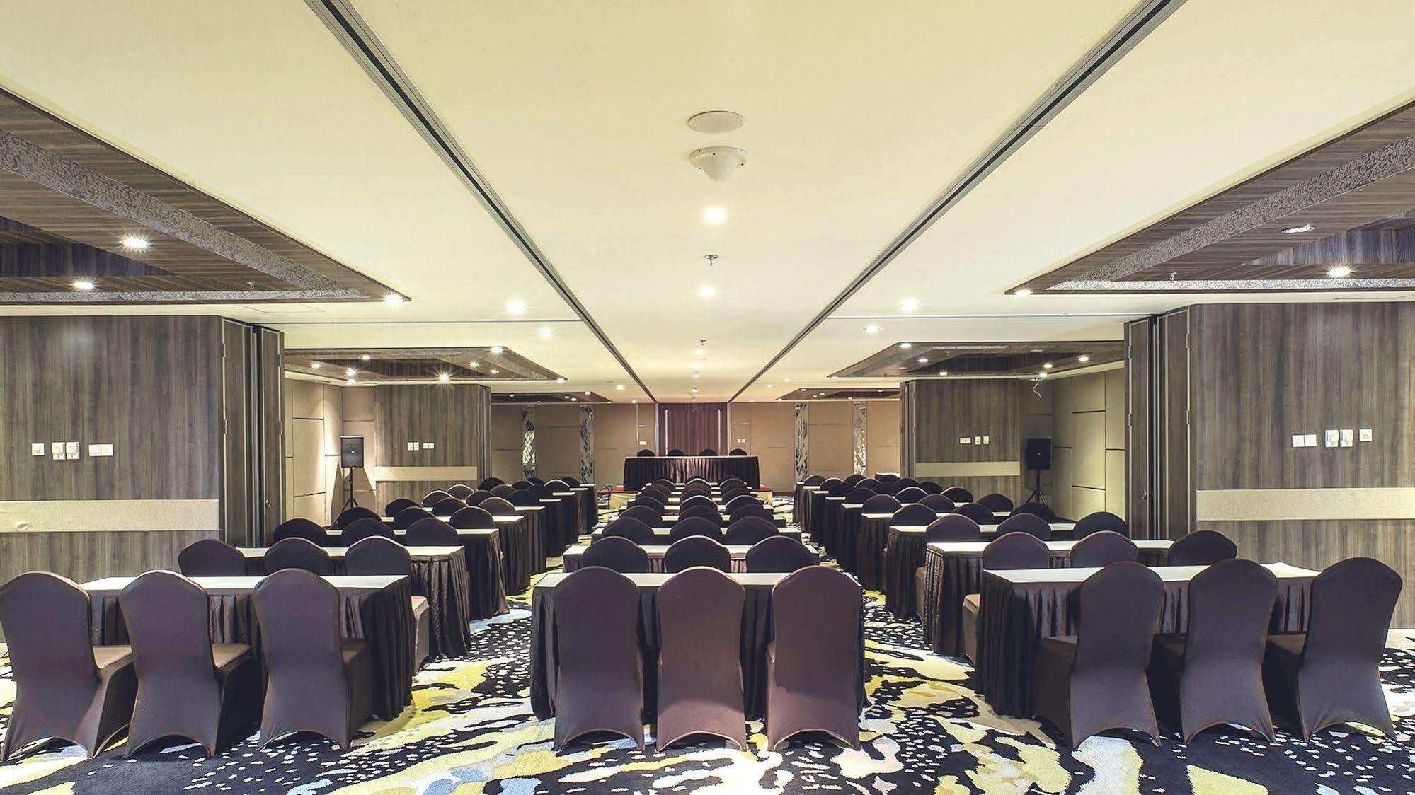 โฮเต็ล แกรนดีกา อิสคันดาร์สยาห์ Hotel จาการ์ตา ภายนอก รูปภาพ